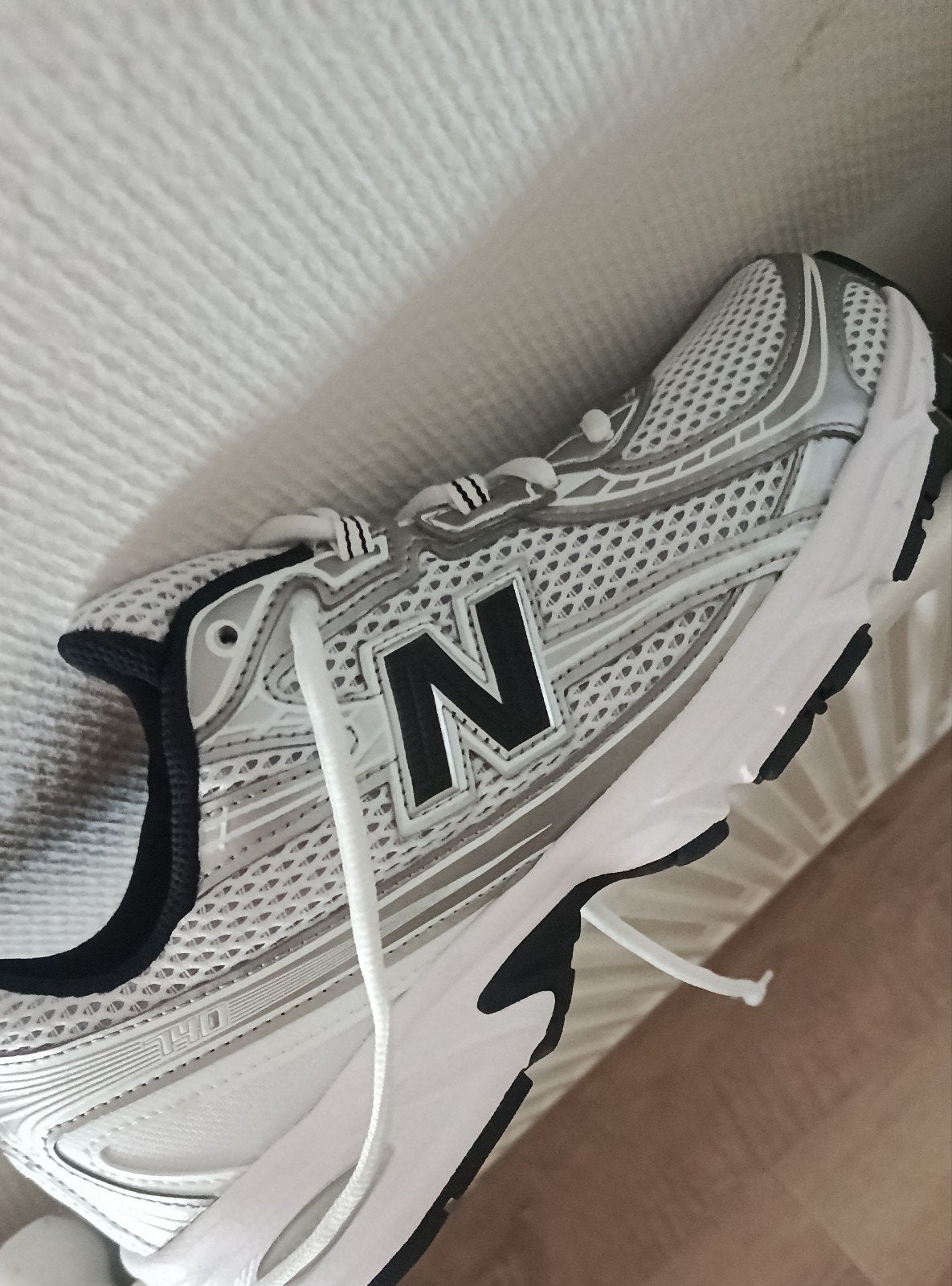 NewBalance 740 maat 42 Nieuw., Kleding | Heren, Schoenen, Verzenden, Zo goed als nieuw, Sneakers, Wit