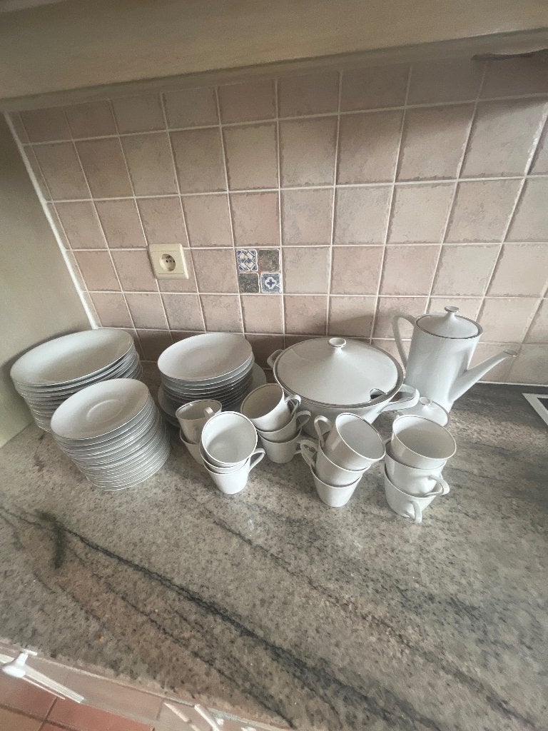 Wit servies met zilver randje, Ophalen, Gebruikt, Bord(en)