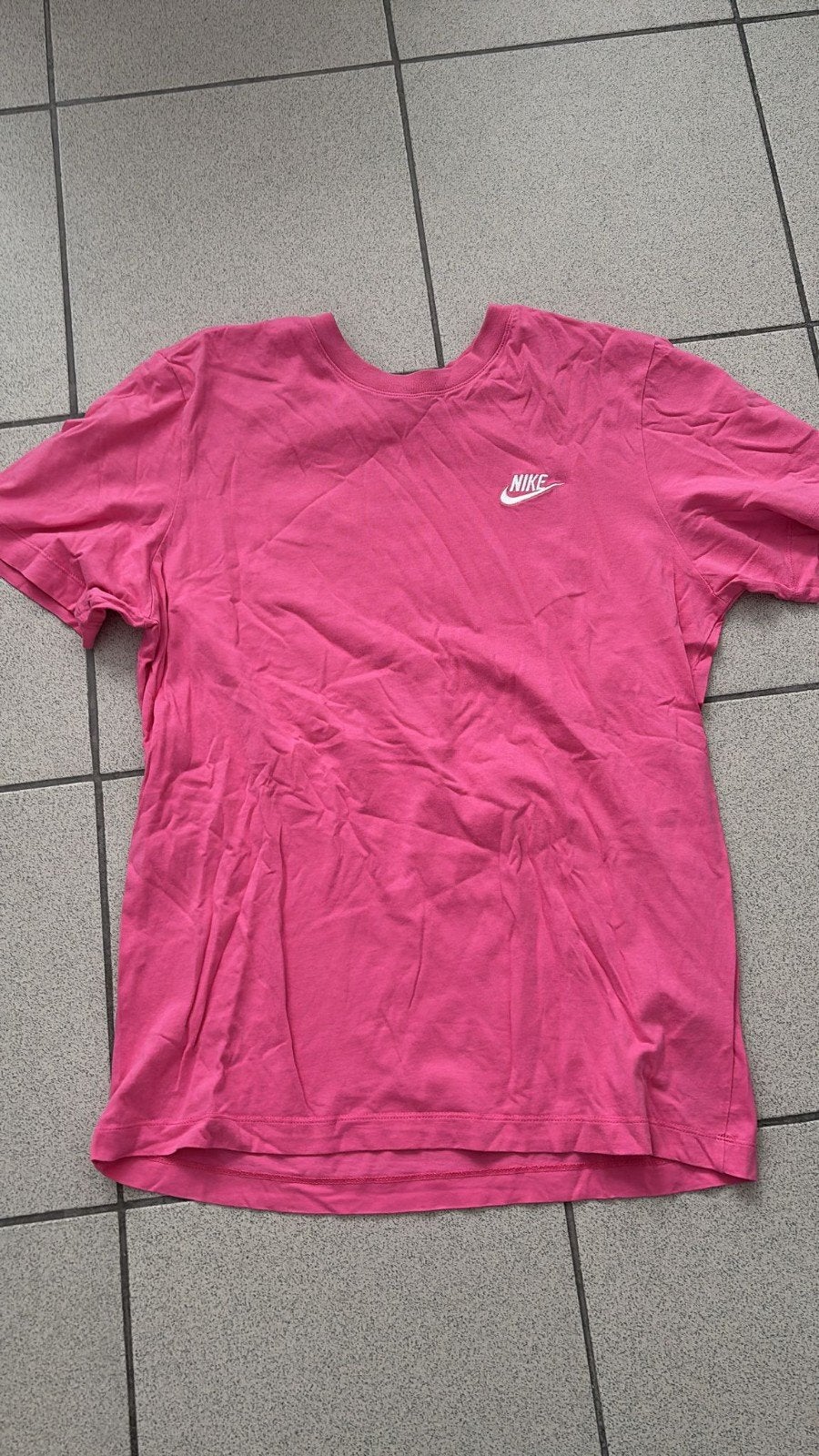 t-shirt Nike fuchsia, Vêtements | Hommes, T-shirts, Enlèvement ou Envoi