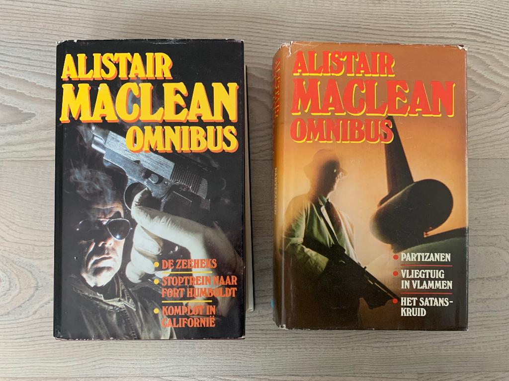 2 x Alistair MacLean omnibus, Ophalen of Verzenden, Gelezen