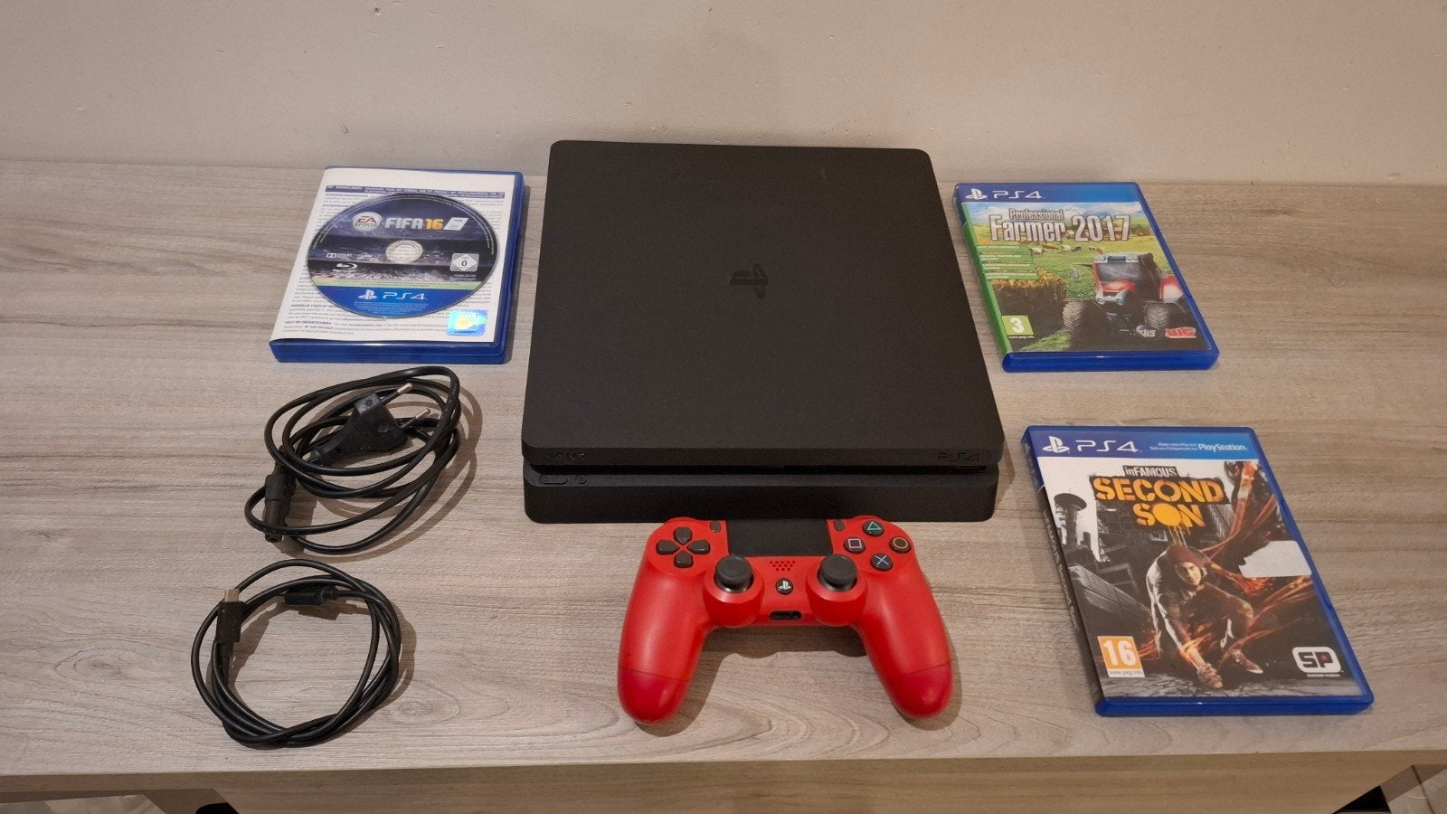 PlayStation 4 slim 1TB in goede staat met controller & games, Games en Spelcomputers, Ophalen of Verzenden, Slim