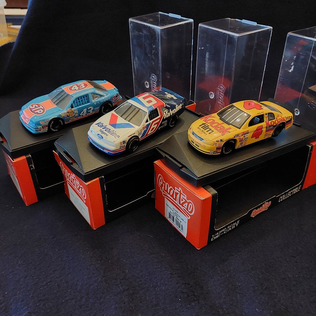 FORD À QUARTZ 1/43, GM, Enlèvement ou Envoi, Comme neuf, Voiture, Autres marques