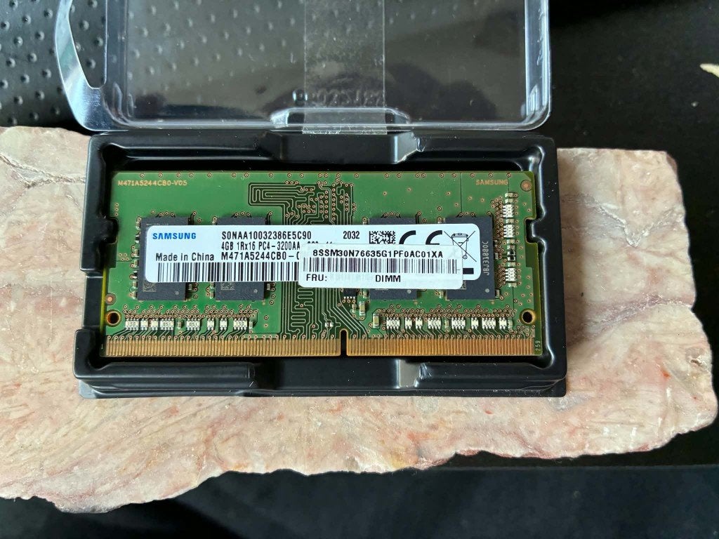 2X2 barrettes RAM DDR4 SO-DIMM (portable) – 4 Go chacune, DDR4, 2666 et 3200 MHz, Comme neuf, Enlèvement