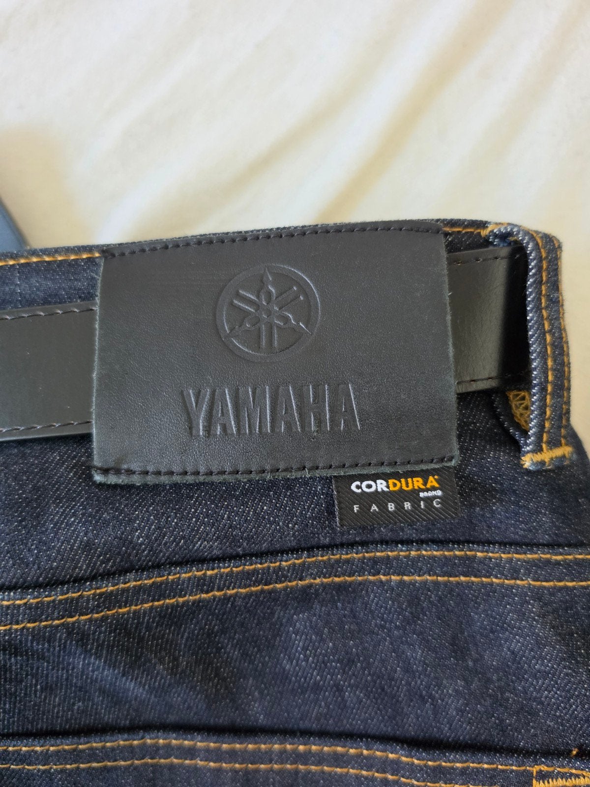 Yamaha motor jeans 40, Ophalen