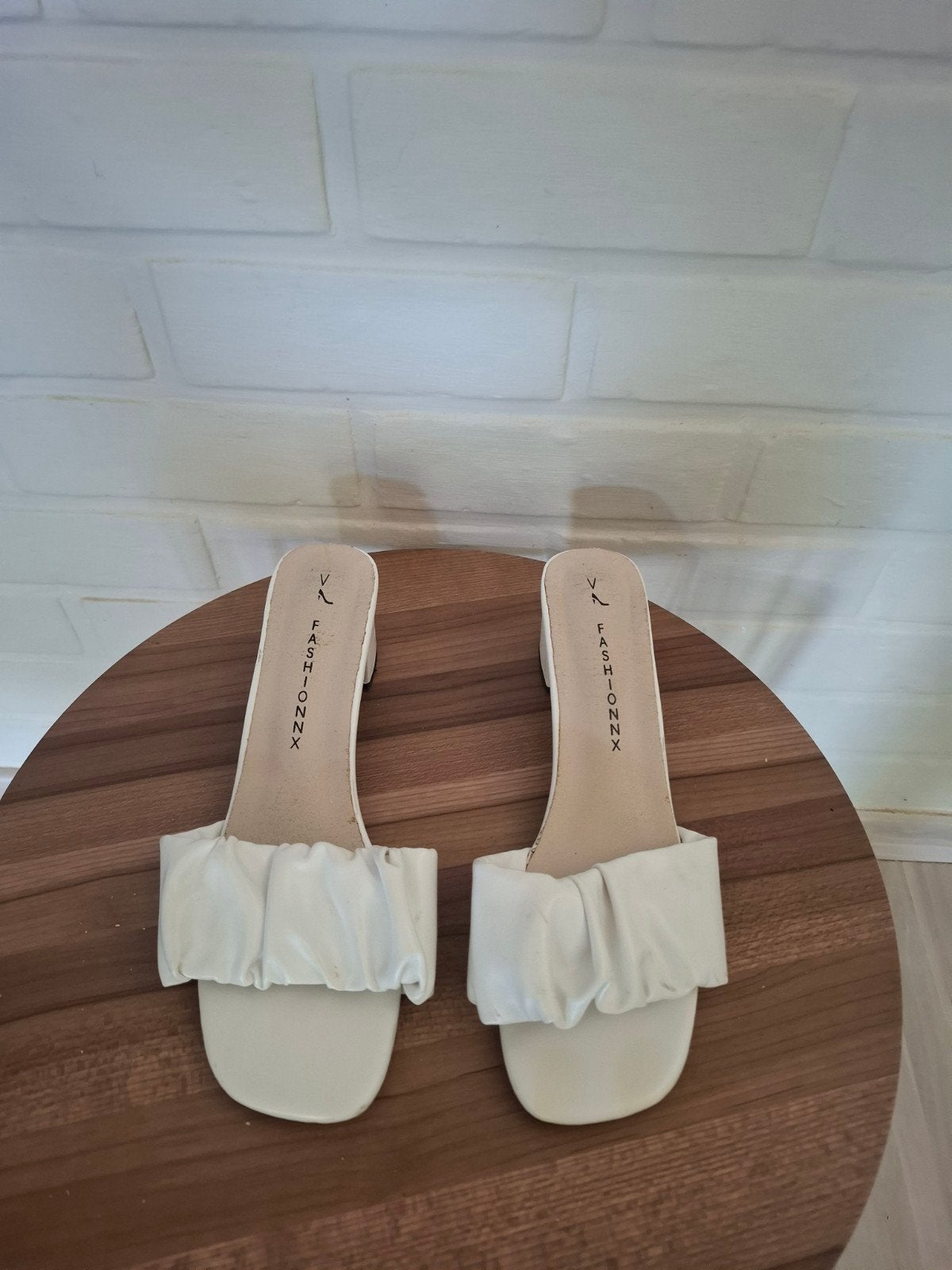 Mocassins blancs à talons taille 39, Enlèvement ou Envoi, Sabots