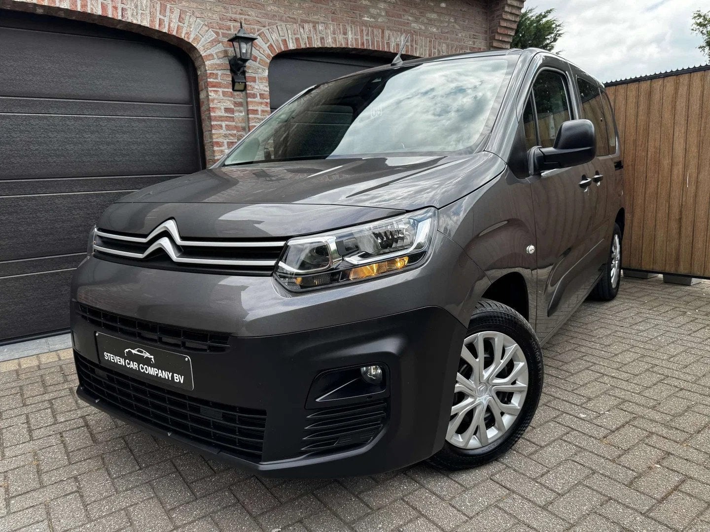 Citroën Berlingo | A/C | LANE ASSIST | PDC | CARPLAY | CRUI, Auto's, 75 kW, Gebruikt, Euro 6, 4 cilinders