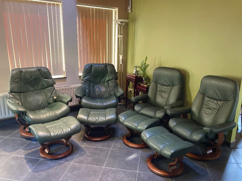 4 fauteuils Stressless en cuir vert avec repose-pieds, Maison & Meubles, Fauteuils, Enlèvement, Utilisé, Bois, Klassieke comfortabele relaxzetel