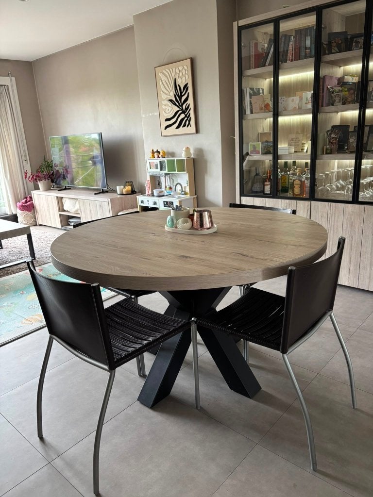 lucca ronde tafel in perfecte staat, Huis en Inrichting, Ophalen, Zo goed als nieuw, Modern, Vier personen