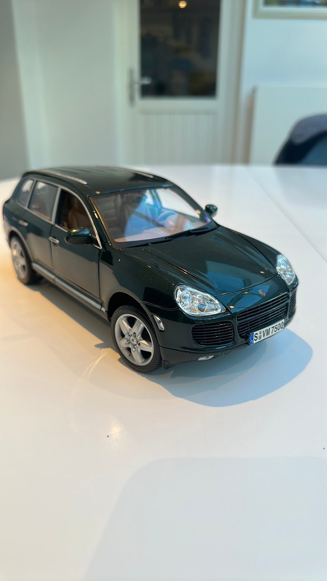 PORSCHE CAYENNE TURBO 1/18 Uitstekende staat, Hobby en Vrije tijd, Ophalen of Verzenden, Zo goed als nieuw, Auto, Maisto