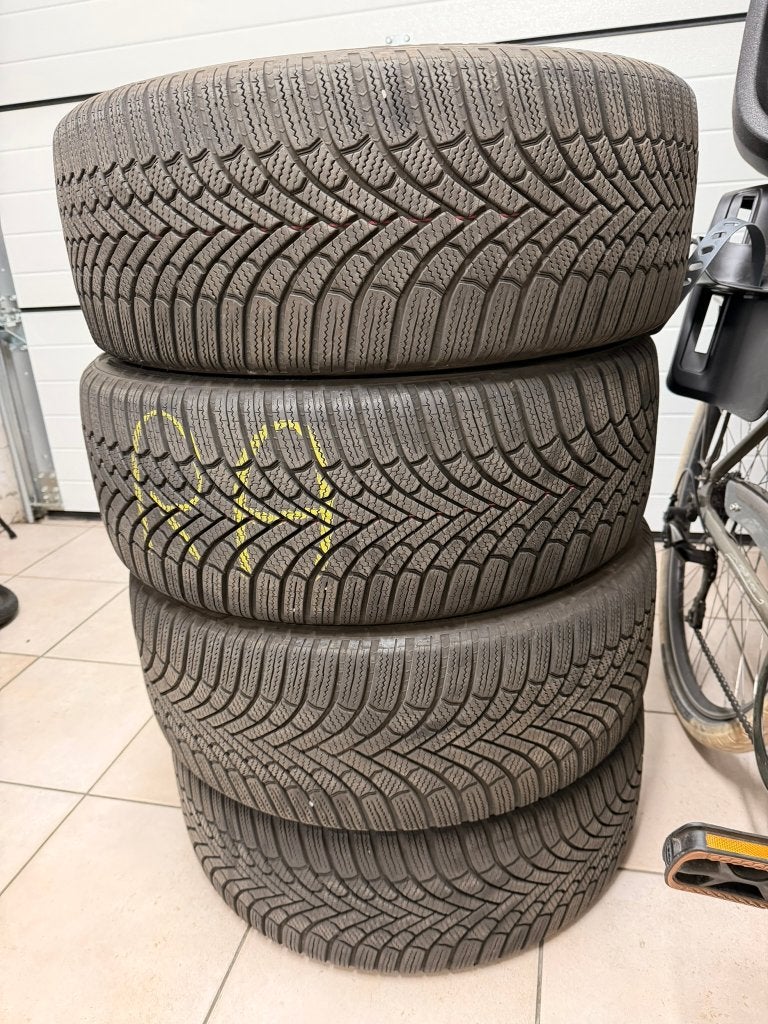 Winterbanden Bridgestone 225/45 R18 V95 (5-6mm), Auto-onderdelen, Banden en Velgen, Ophalen, 18 inch, Gebruikt, Winterbanden