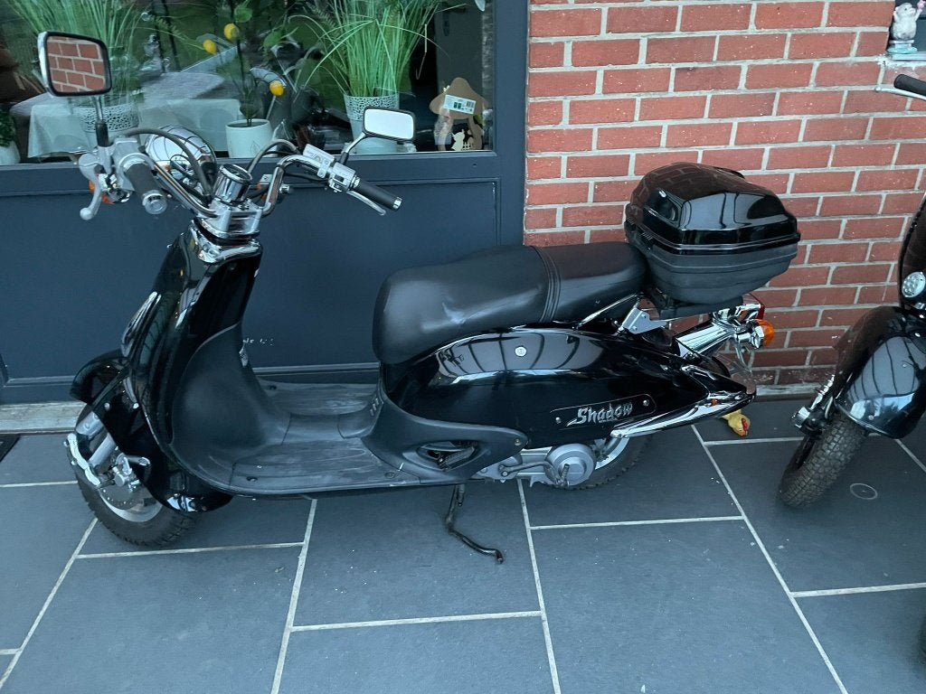 chadow 125, Motoren