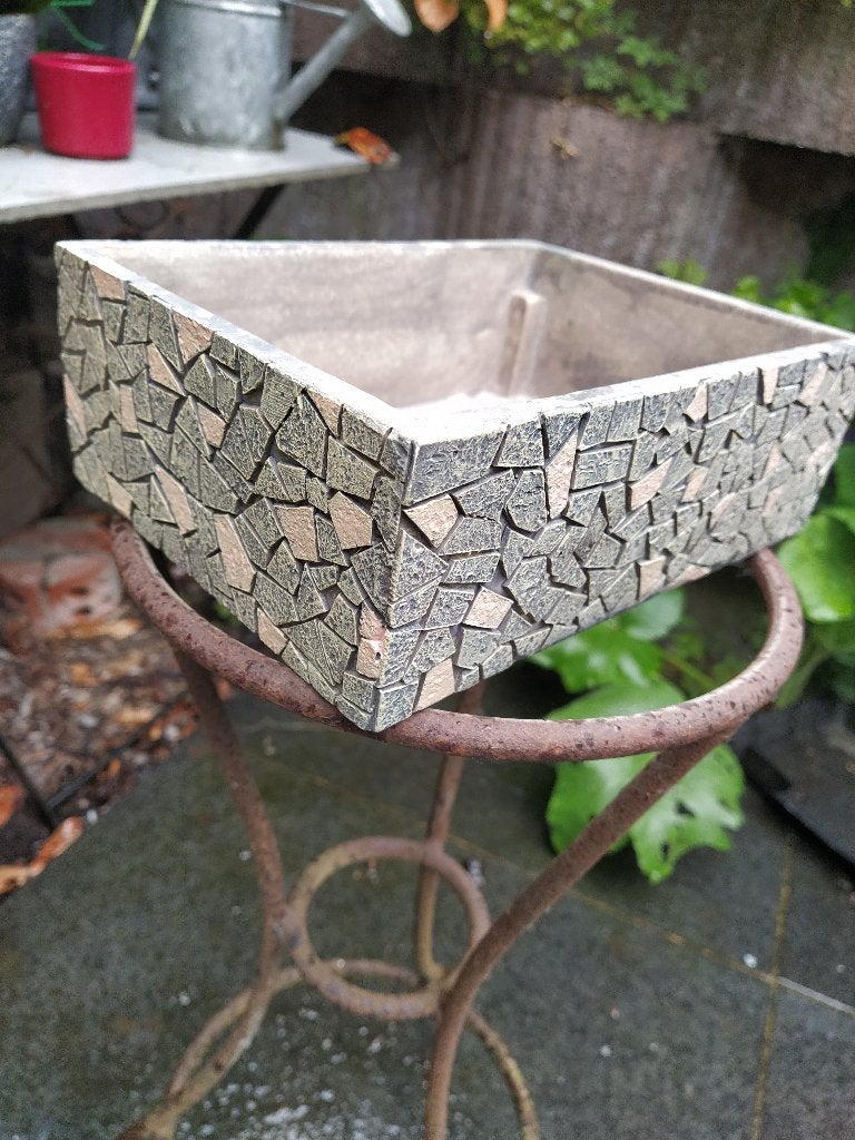 bloemschikken: manden, glas, bloembak met mozaïekjes, Ophalen of Verzenden, Gebruikt, Binnen