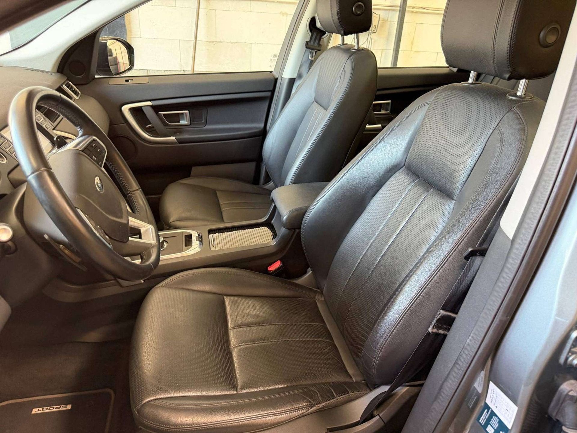 Land Rover Discovery Sport 2.0 TD4 HSE Automaat Meridian/Pan, Autos, Argent ou Gris, Achat, Entreprise, https://public.car-pass.be/vhr/571d6285-87af-4ebf-a4c9-c575cd4d03f5