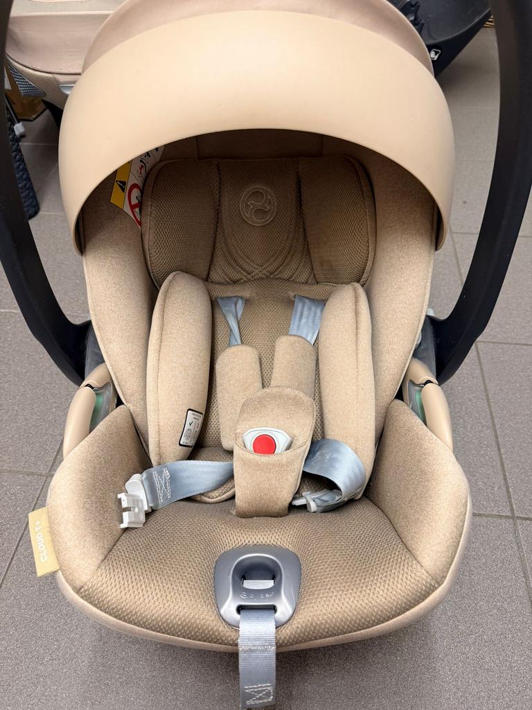 Maxi cosi Cybex Cloud T met basis, Ophalen, Gebruikt