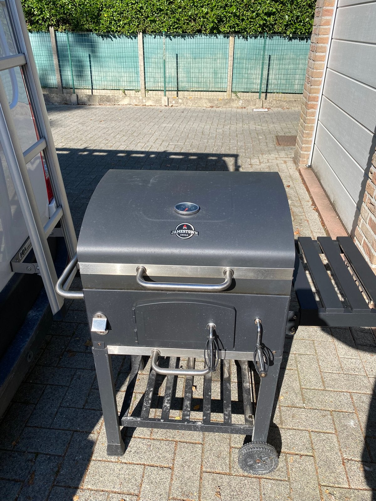 BARBECUE, Enlèvement, Utilisé