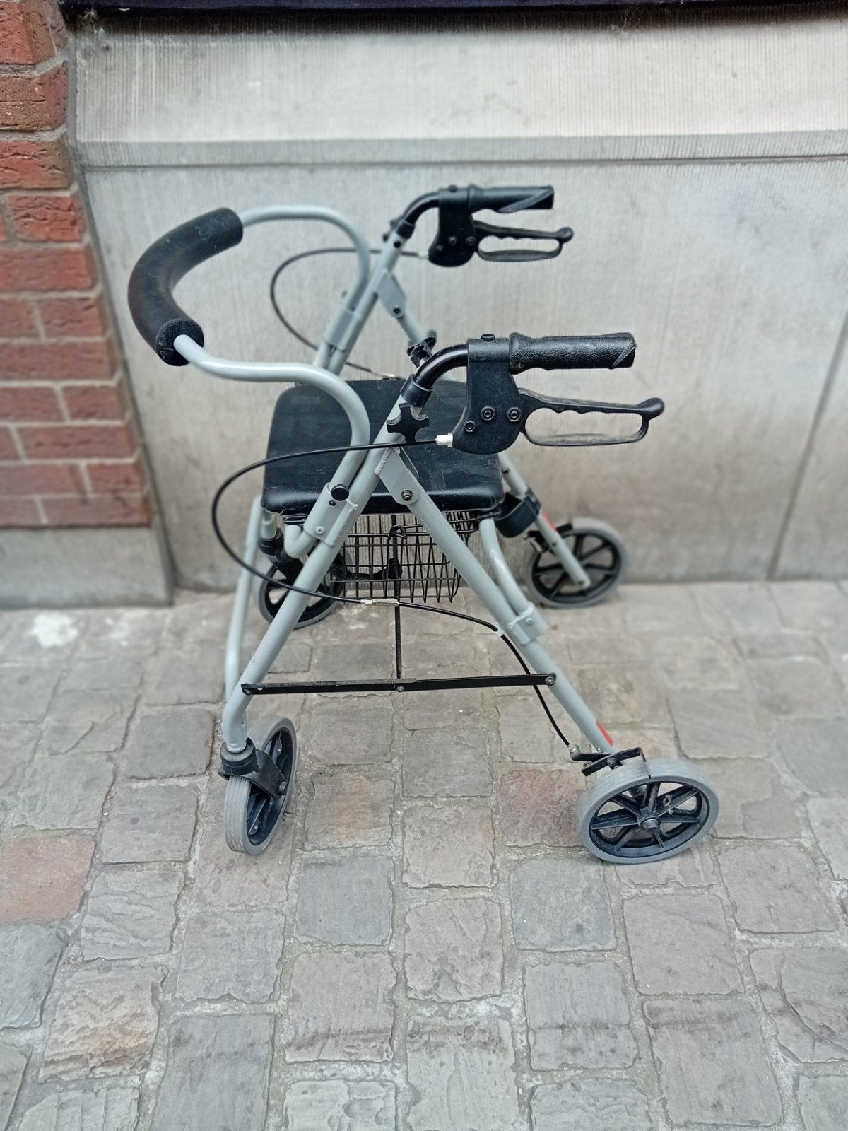 De comfortabele rollator: met zitje, mand, transpalade, Diversen, Ophalen
