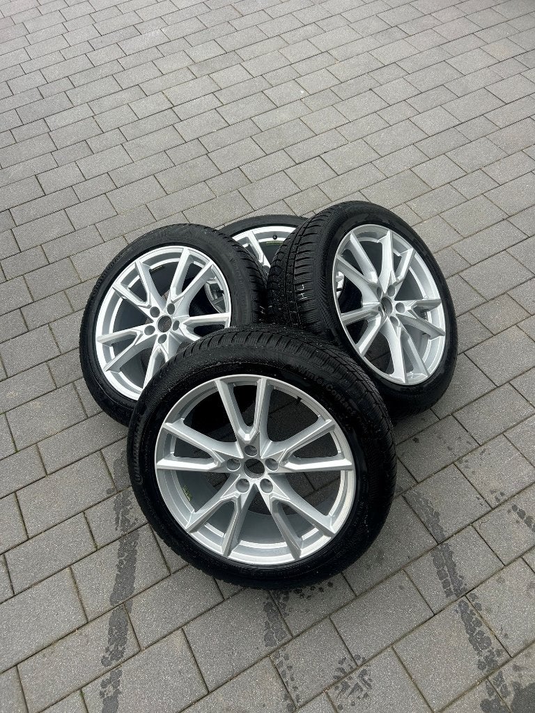Jantes Audi Q5 avec pneu hivers, Autos : Pièces & Accessoires, Pneus & Jantes, Pneus hiver, 255 mm, Véhicule de tourisme, Enlèvement