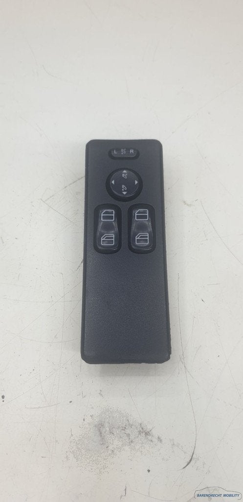 Interrupteur de vitre avec r troviseurs rabattables lectriqu, Mercedes-Benz AG, Mercedes-Benz, Utilisé, Mercedesstrasse 120
70372  Stuttgart, DE