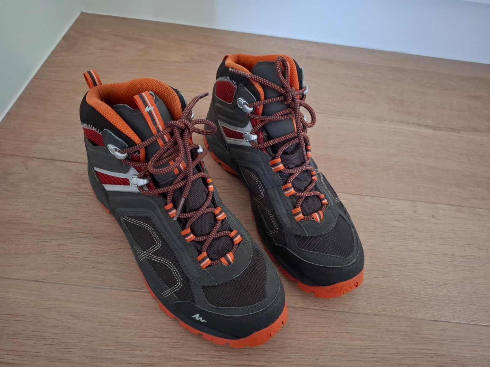 Chaussure de randonnée/montagne Quechua - taille 43, Enlèvement ou Envoi, Comme neuf, Chaussures