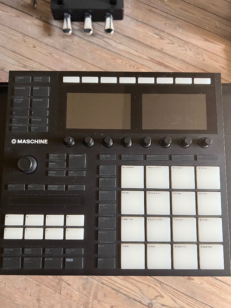 Native Instruments Maschine MK3 + Komplete Kontrol M32, Muziek en Instrumenten, Ophalen, Gebruikt