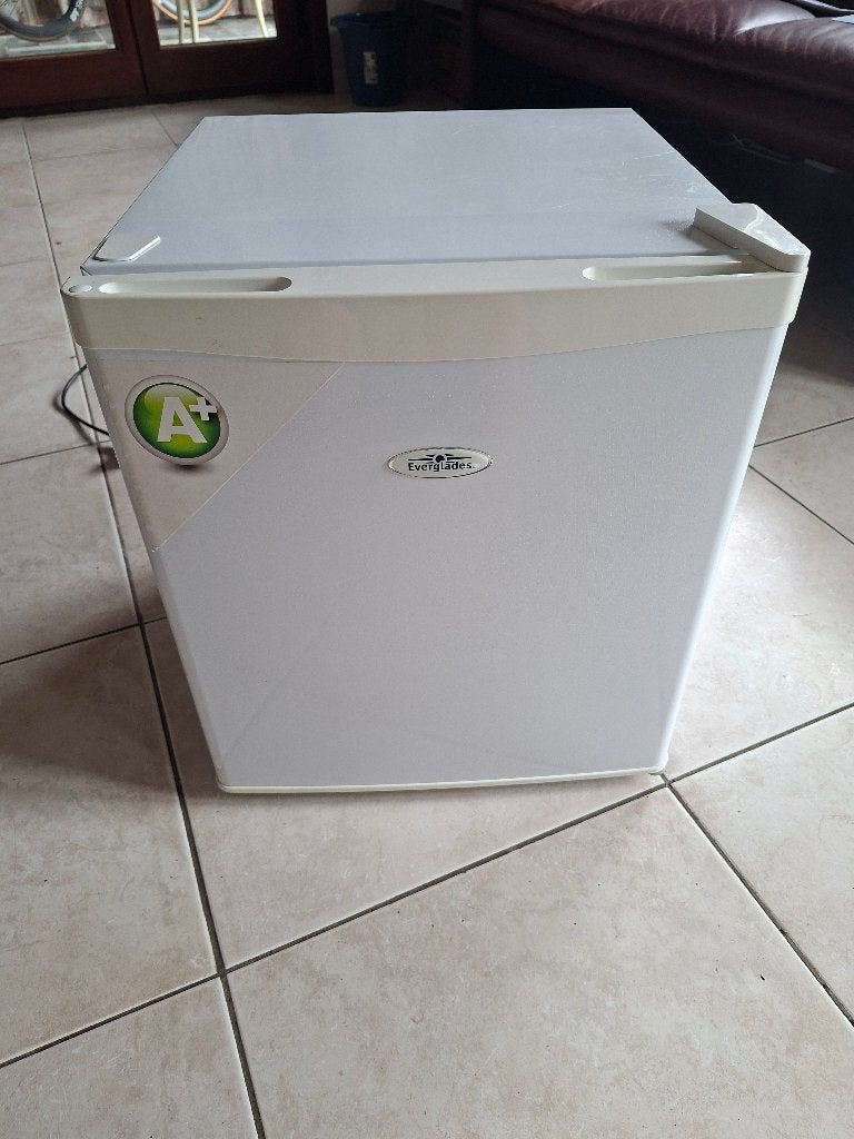 Diepvries tafelmodel, Elektronische apparatuur, Vriezers en Diepvrieskisten, Gebruikt, Minder dan 85 cm, Minder dan 60 cm, Energieklasse A of zuiniger