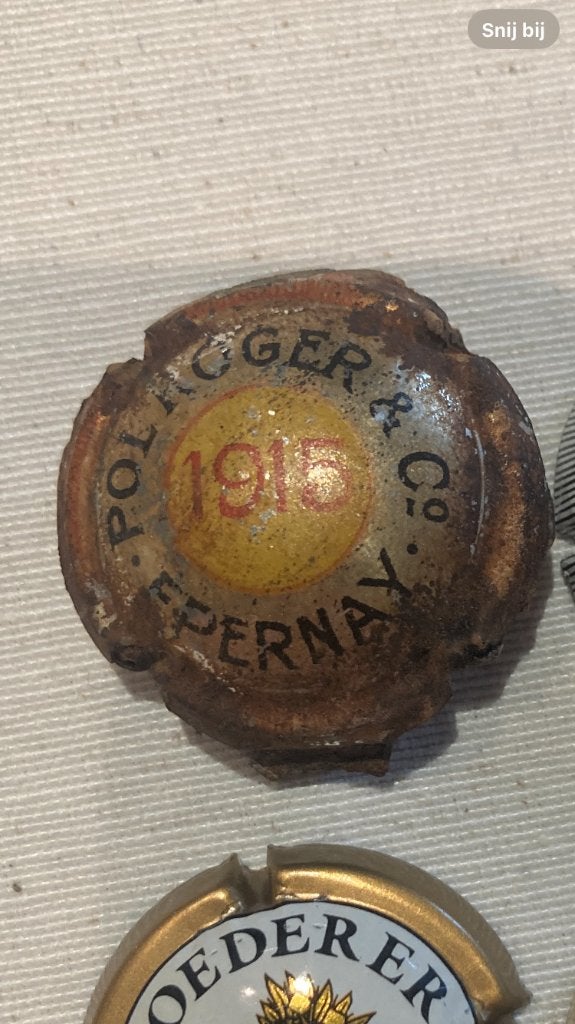 Champagne capsule pol roger, Enlèvement