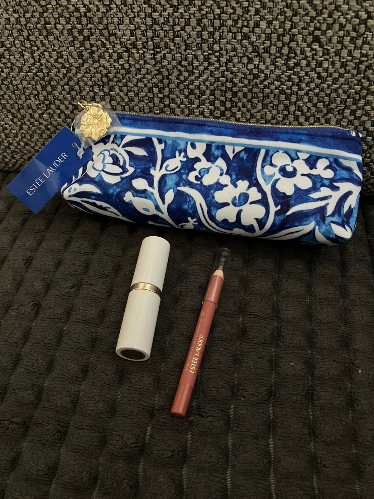Trousse Estée Lauder + rouge à lèvres et crayon à lèvres, Enlèvement ou Envoi, Neuf, Maquillage