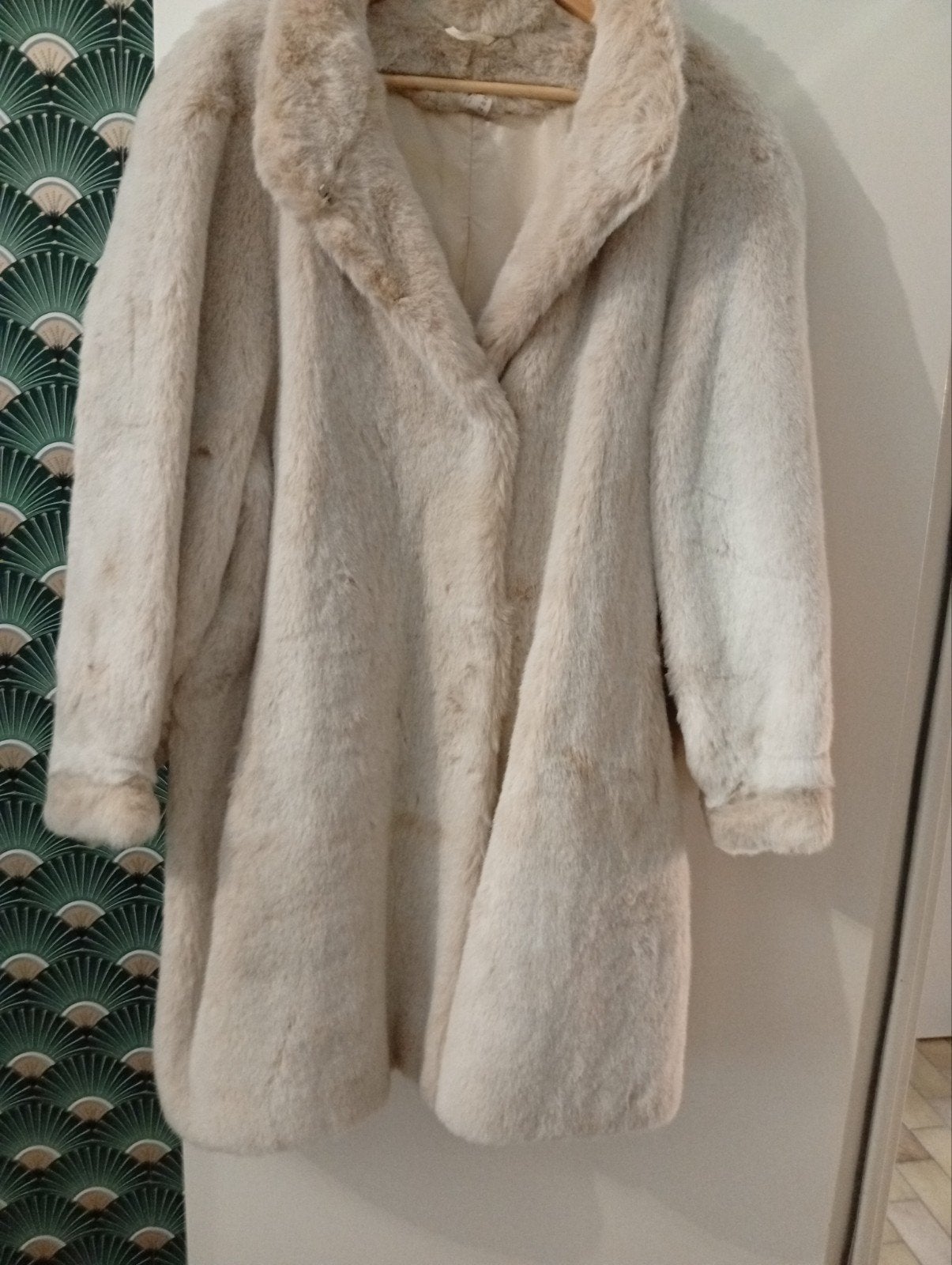 Gebroken witte jas van imitatiebont, Kleding | Dames, Jassen | Winter, Ophalen of Verzenden, Wit