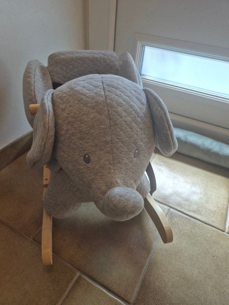Cheval à bascule Nattou Elephant Tembo, Enfants & Bébés, Jouets | Jouets a bascule, Enlèvement, Comme neuf