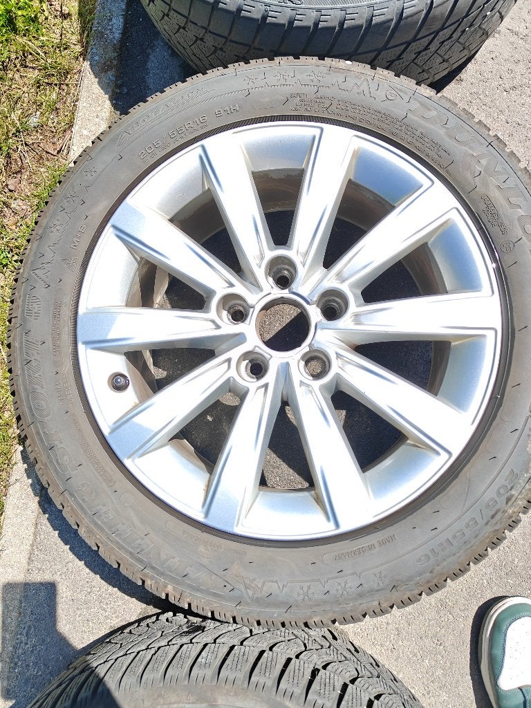 4 jantes Audi + pneus hiver Dunlop 205/55 R16 — lot complet, Pneus hiver, 16 pouces, Véhicule de tourisme, 205 mm