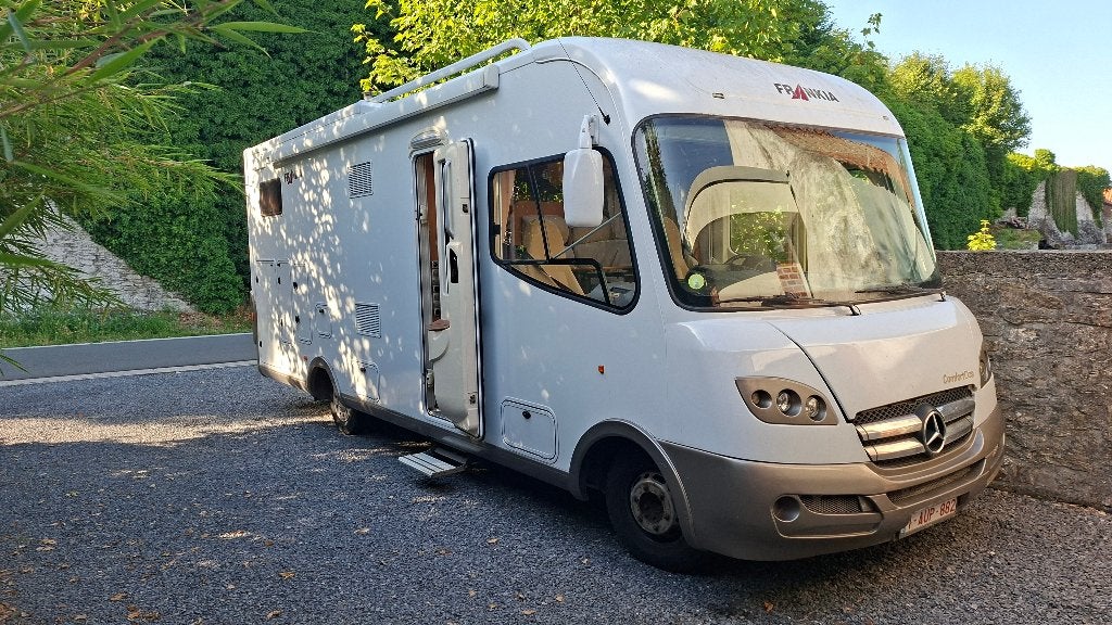 Motorhome integral FRANKIA J7400 permis c sur base Mercedes, Autres marques, Marchepied électrique, Réfrigérateur, Toilette à cassette