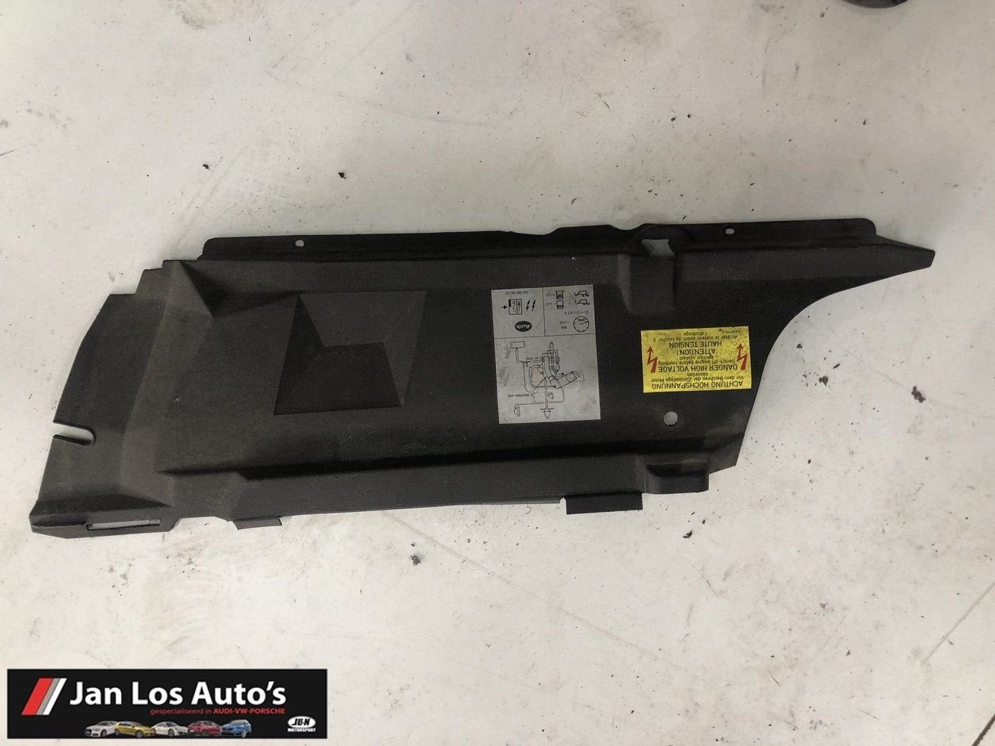 Afdekking Radiateur 443121293 Audi 100 C3, -, Origine de la pièce connue, Audi, Utilisé