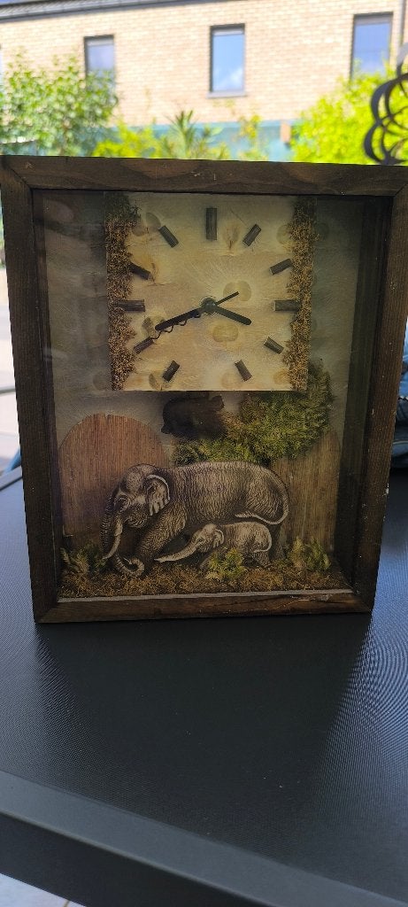 Jolie horloge avec pendule éléphant 30/25 cm, Antiquités & Art, Enlèvement ou Envoi