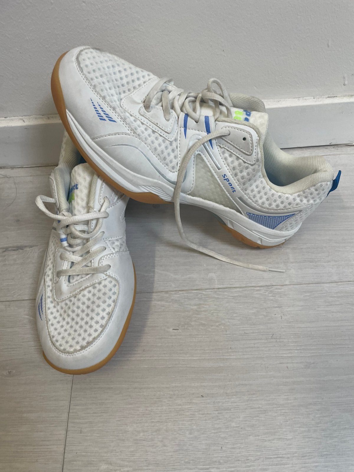 Basket sport anti transpirant 45, Sports & Fitness, Neuf, Autres marques, Chaussures de course à pied, Enlèvement