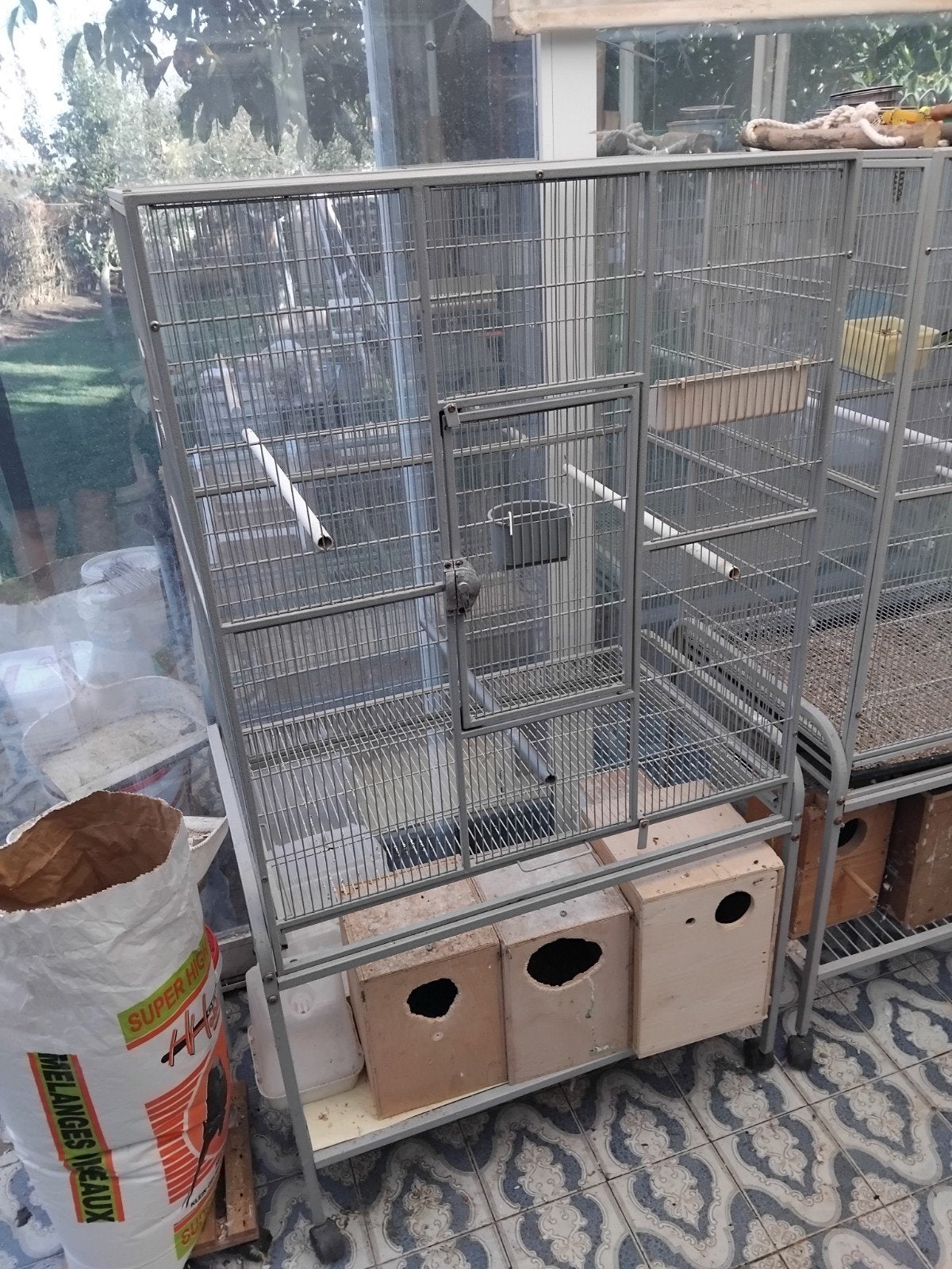 Cage sur pieds a roulettes, Enlèvement, Utilisé, Métal, Cage d'élevage
