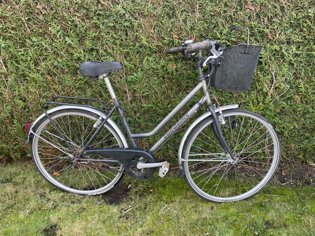 Dames fiets met mandje, Enlèvement, Utilisé
