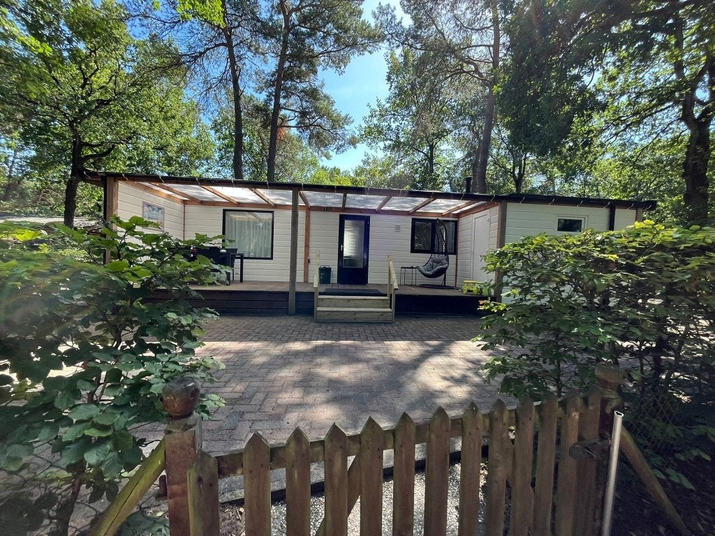 Chalet à louer du 1er au 31 août avec climatisation !, Caravanes & Camping, Jusqu'à 5