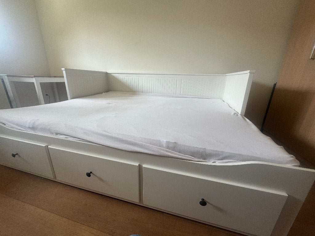 IKEA Bedbank uitschuifbaar 80 cm tot 1m60, Huis en Inrichting, Slaapkamer | Bedden, Ophalen, Verstelbaar, Wit, Tweepersoons
