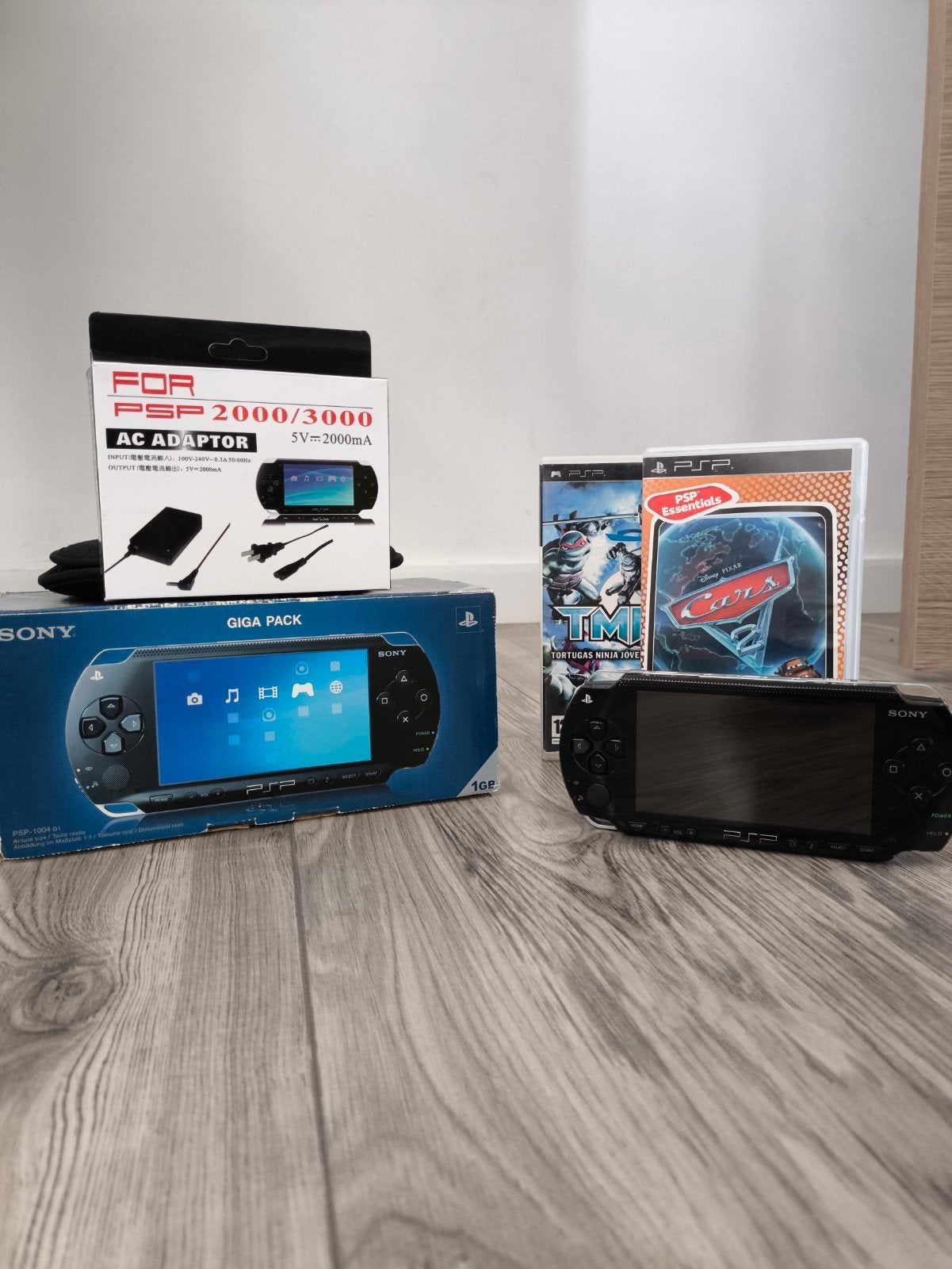 PSP-1004 Giga Pack + 3 Games, Consoles de jeu & Jeux vidéo, Enlèvement ou Envoi, Comme neuf, PSP, Avec jeux