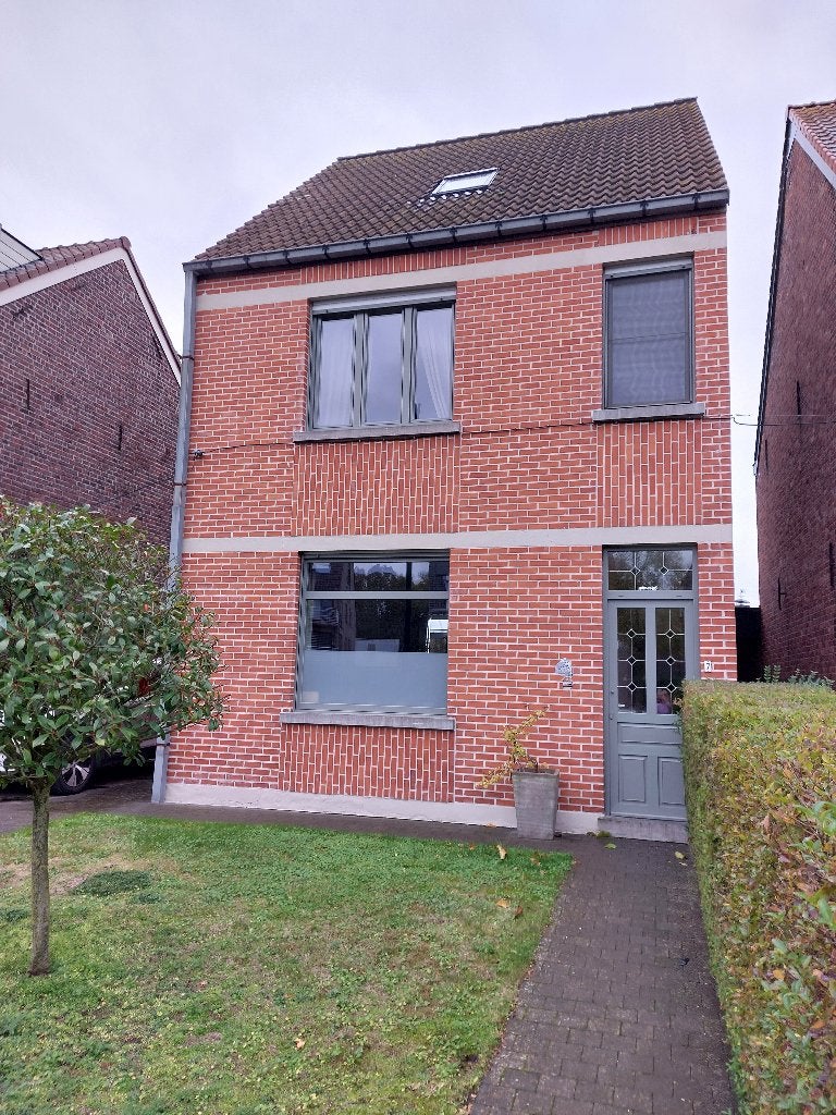 Gezellige vrijstaande woning met karakter te Evergem, 200 tot 500 m², Evergem, Vrijstaande woning, 3 kamers