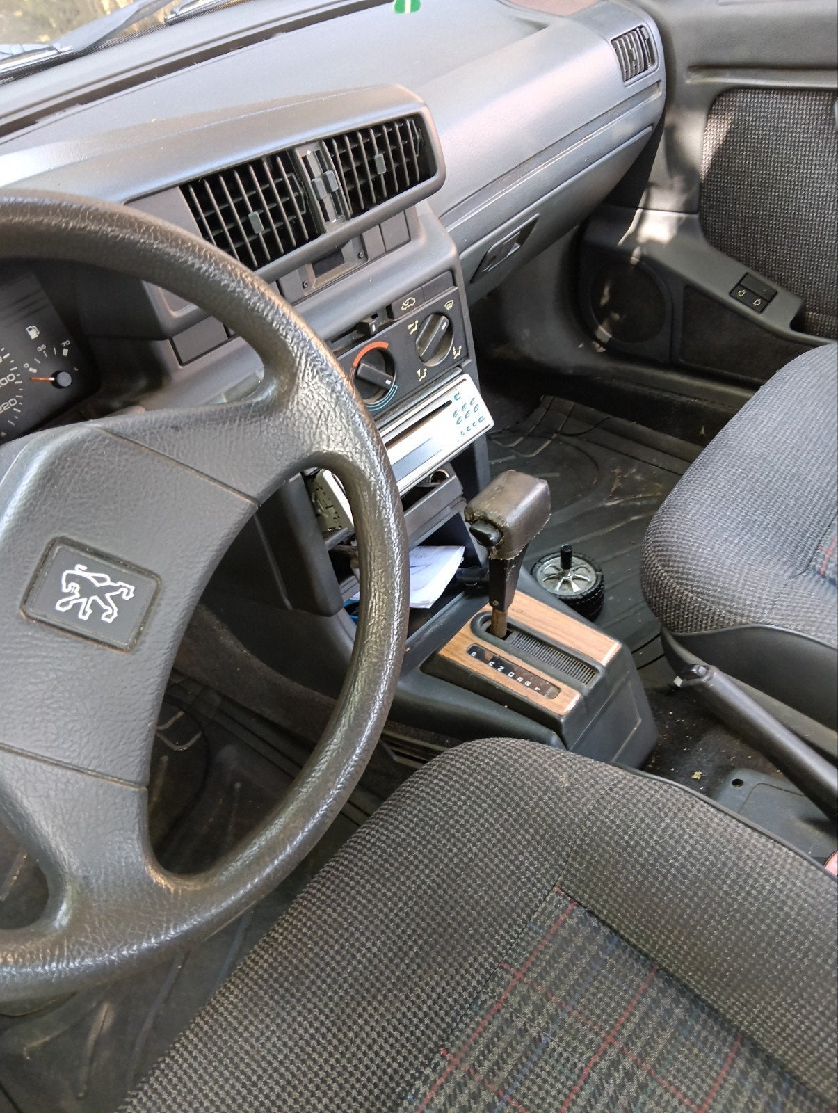 Oldtimer peugeot 405GR, foto 8