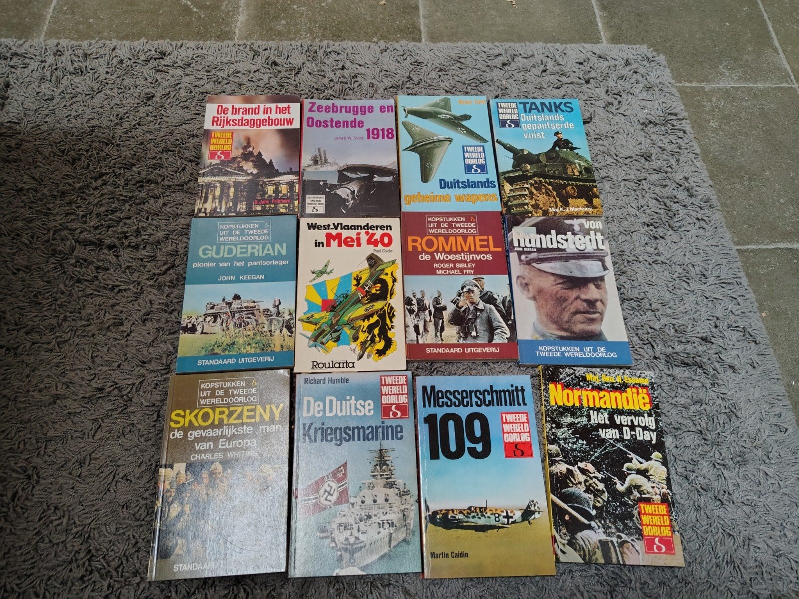 12 boeken wereldoorlog II, Ophalen of Verzenden