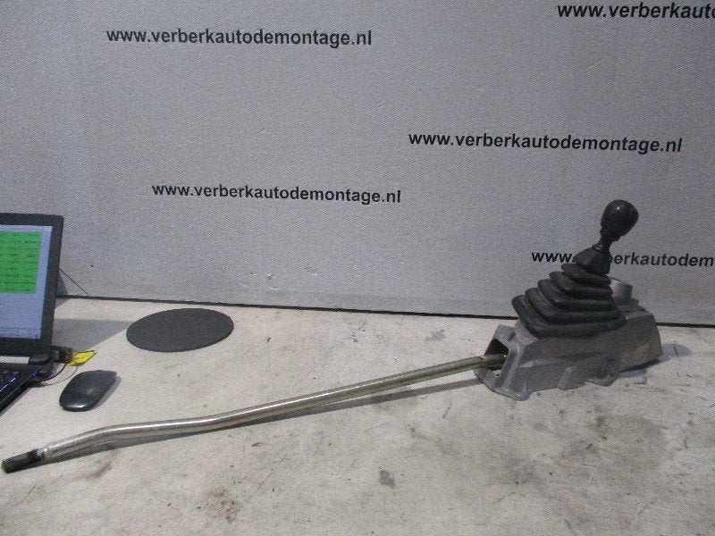 SELECTEUR DE VITESSES Saab 900 II (4387304), Saab-de-info@saabgroup.com, Marienbergstraße  96
90411  Nürnberg, DE, Utilisé, Saab Deutschland GmbH