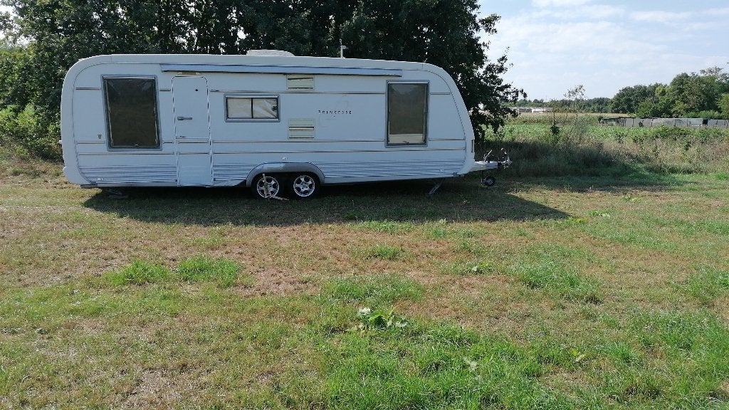 Caravan te huur op weiland, Caravans en Kamperen, Verhuur