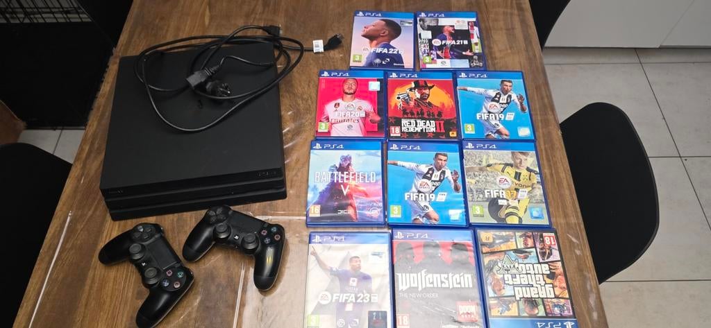 Playstation 4 met 11 games, Games en Spelcomputers, Spelcomputers | Nintendo Wii U, Ophalen