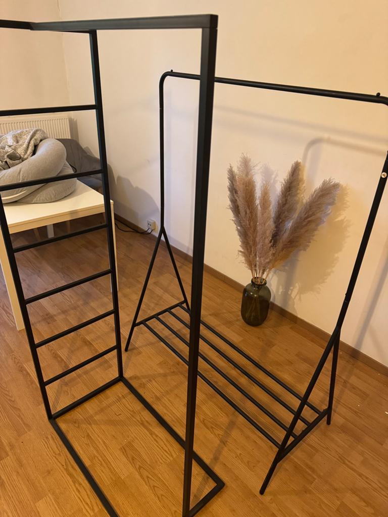 Kledingrekken te koop + vaas met pampas, Kleding | Dames, Kledingrekken, Ophalen, Zo goed als nieuw