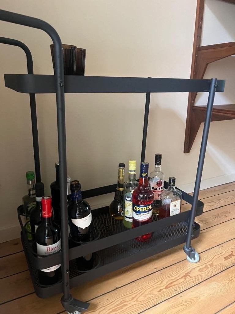 Zwart metalen rolwagentje/bartafeltje  - zeer goede staat, Ophalen, Metaal of Aluminium, Zo goed als nieuw, 60 cm of meer