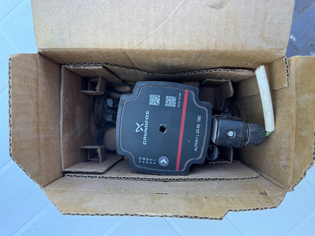 Circulateur grundfos Alpha 1, Bricolage & Construction, Chauffage & Radiateurs, Moins de 60 cm, Comme neuf, Enlèvement, Moins de 200 watts