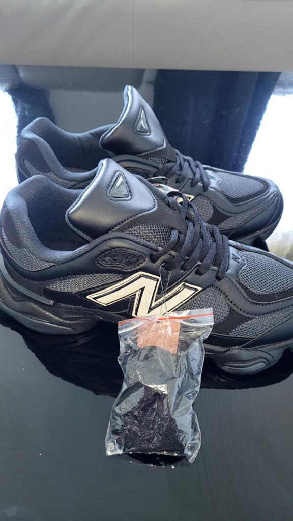 New Balance 9060 noire, Ophalen of Verzenden