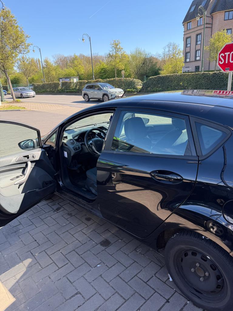 Ford fiesta 1.25 ESSENCE, Achat, Noir, 5 portes, 5 places